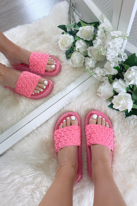 FUCHSIA PADDED PYRAMID DETAIL FLAT SLIDER SANDAL