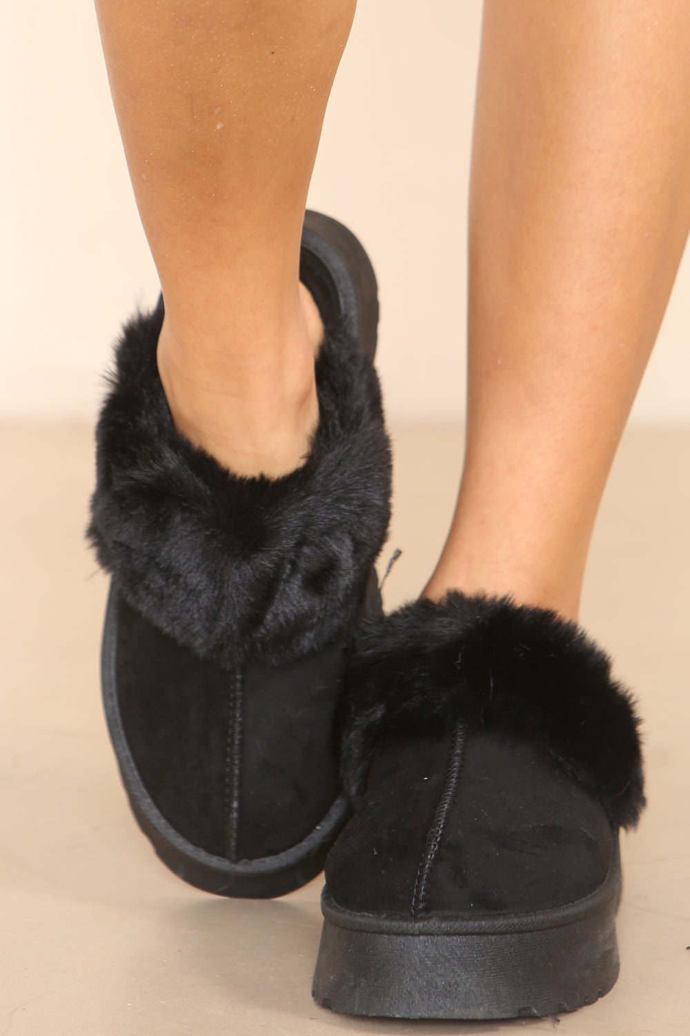 BLACK PLATFORM MULE SLIPPER FAUX FUR FLUFFY SHOES