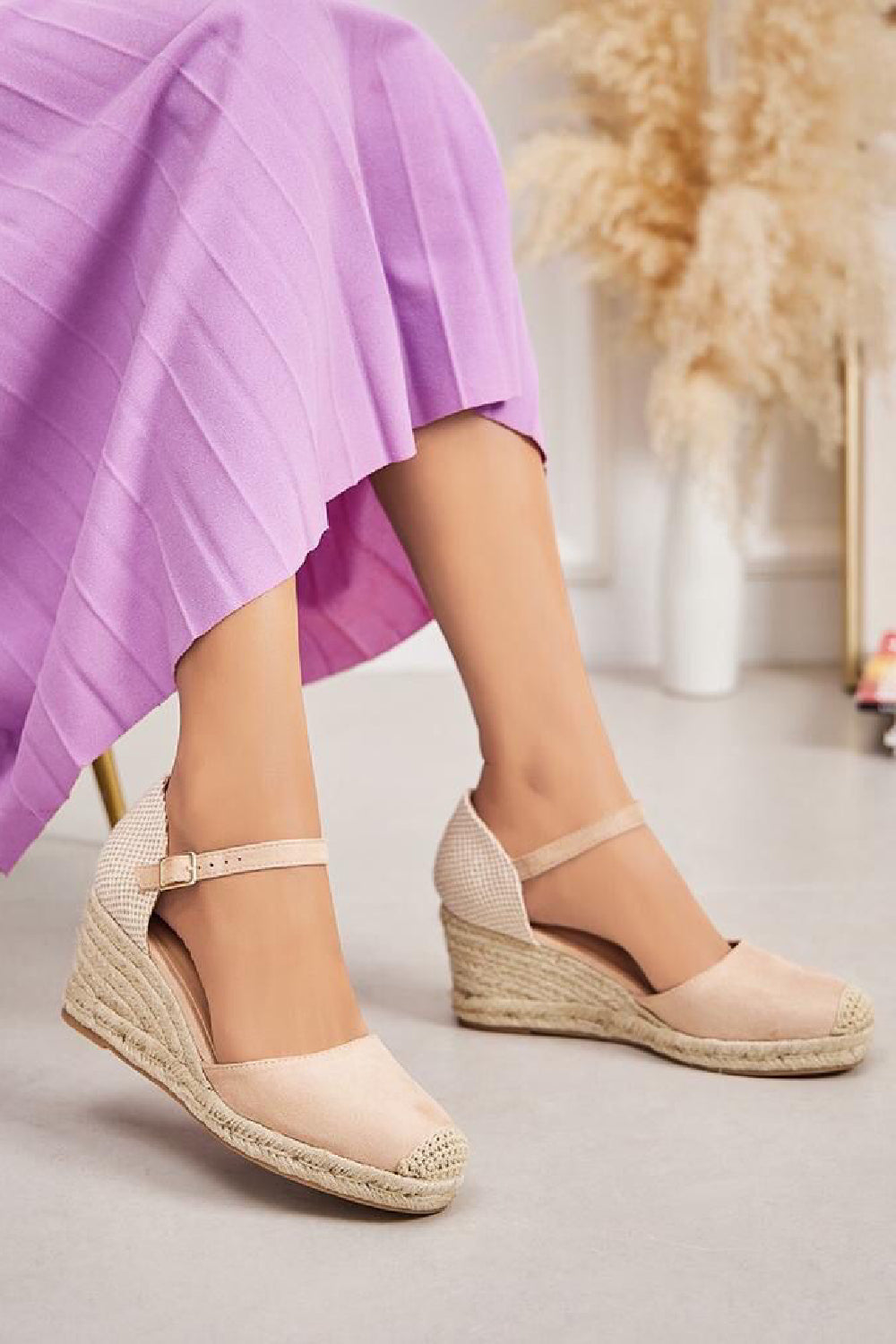 BEIGE ANKLE STRAP RAFFIA WEDGE SANDAL