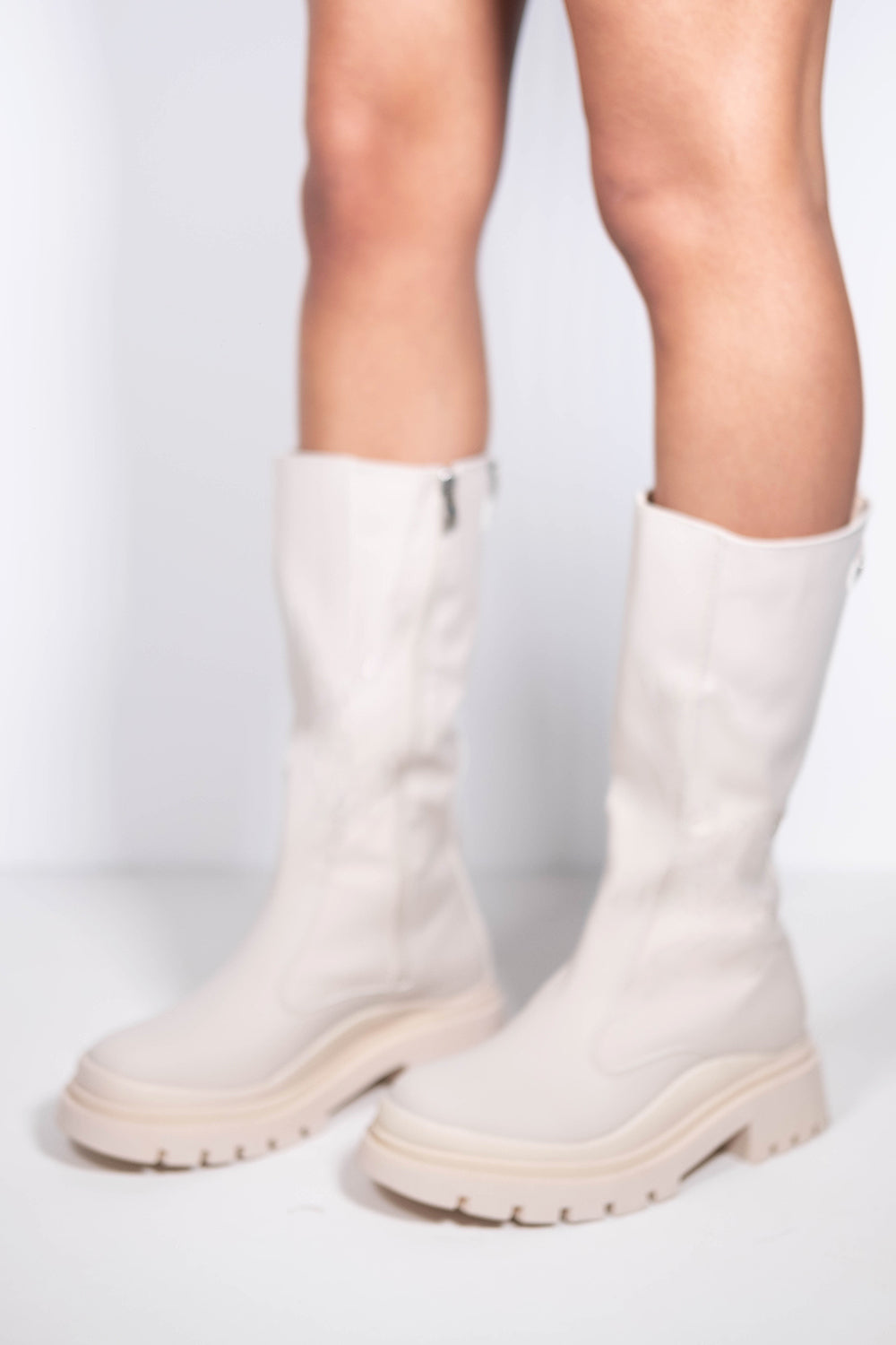 CREAM CHUNKY SOLE CALF BOOT